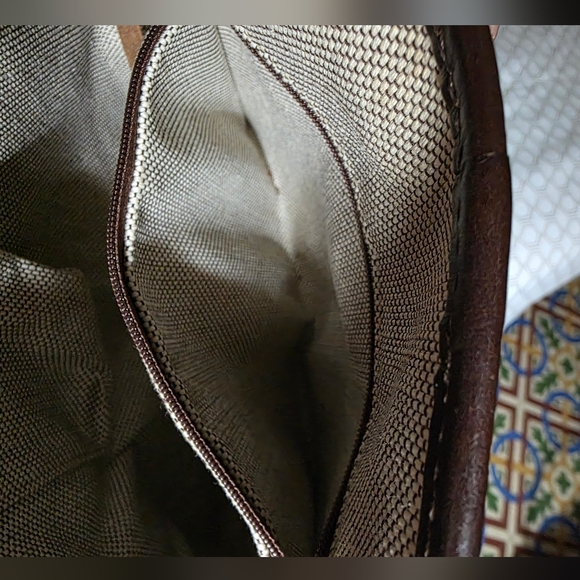 Dooney & Bourke bucket bag - Picture 4 of 6